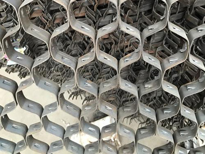 龜甲網(wǎng)與錨固釘?shù)呐涮走x用指南